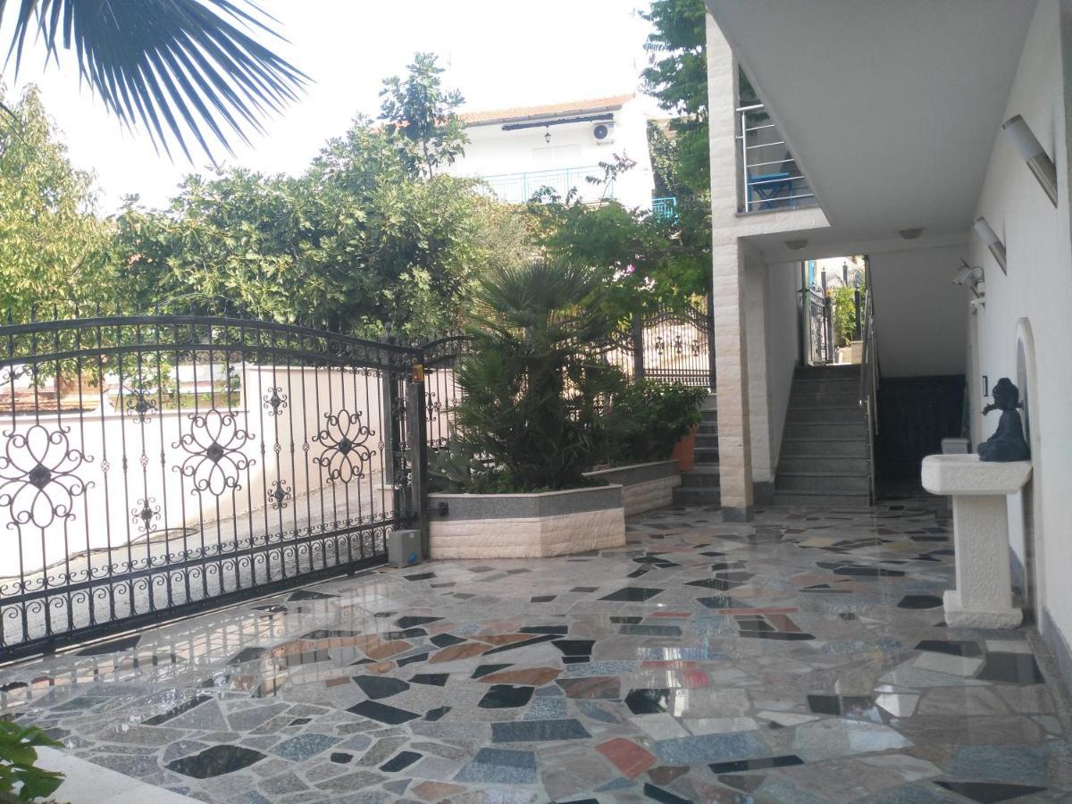 Villa Mira Trogir Exterior photo