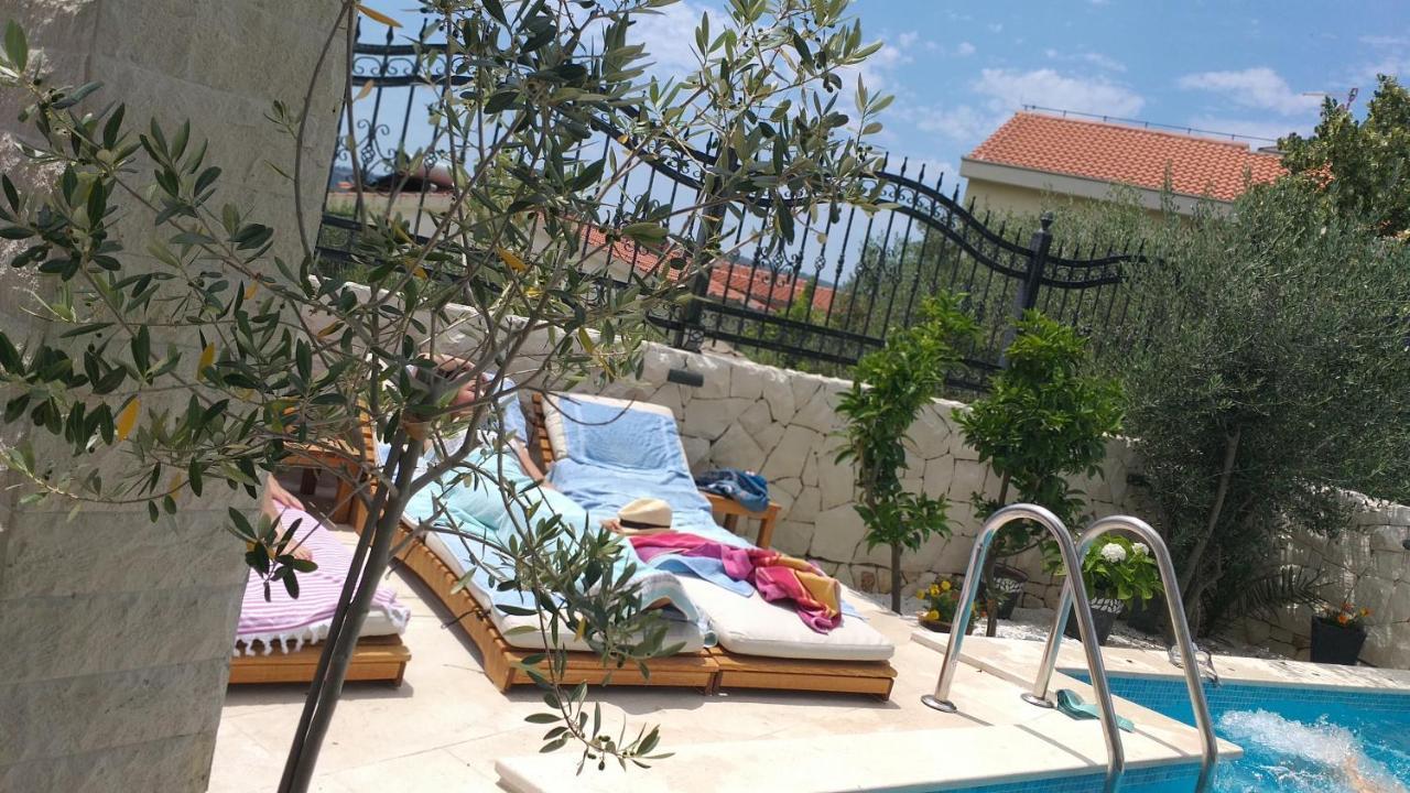 Villa Mira Trogir Exterior photo